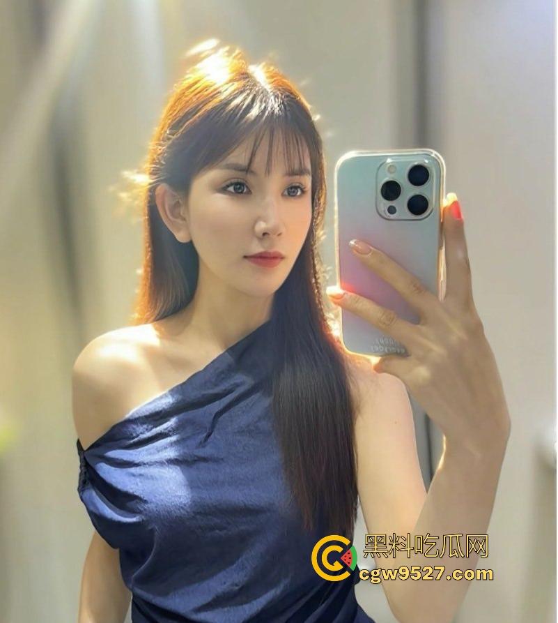 河南淫骚熟女人妻【林默莉】偷情小三被老公抓包，丈夫怒曝激情做爱视频，让我们见识到她不一样的一面！-3