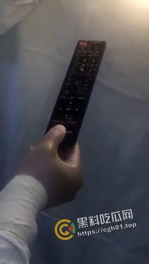 逆天！肛门掏出遥控器 这一定是不小心进去的吧  现场视频流出-5