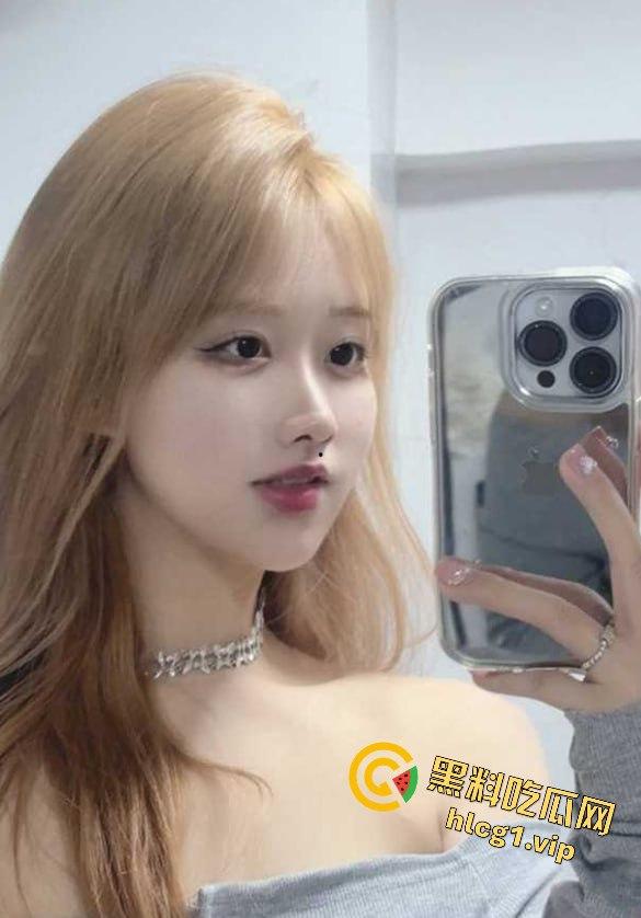 杭州顶级颜值援交妹黄文琪，只需1000块搞一炮！床上主动拿手机记录，这钱花得太值！-10